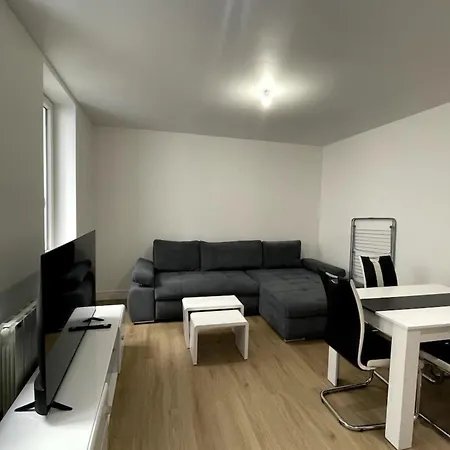 Lefevreville 1 Apartment *
